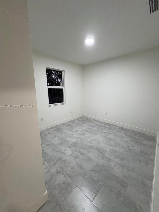 Building Photo - 727 Anaconda Ave S