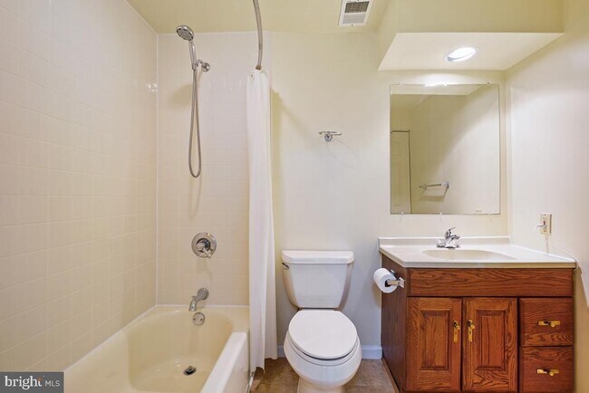 Building Photo - 18529 Heritage Hills Dr