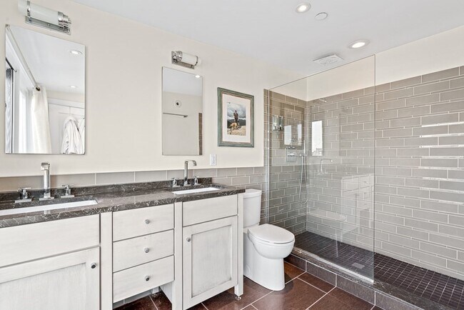 Building Photo - 33 Commercial Wharf