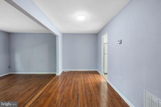 Building Photo - 4825 Nash Dr