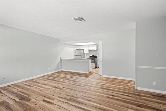 Building Photo - 2910 S Coleman Ave