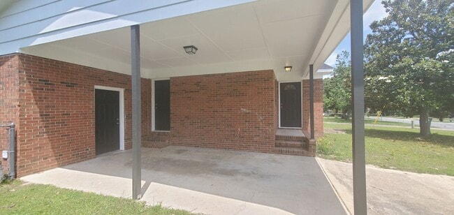 Building Photo - 483 Warmsprings Dr