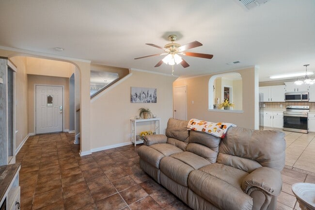 Building Photo - 7037 Lynn Lake Dr