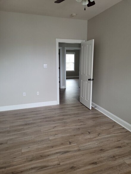 Building Photo - 12384 Village Maison Dr