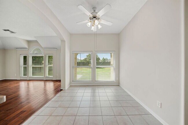 Building Photo - Sunset Meadows Drive, Pearland, TX 77581 -...