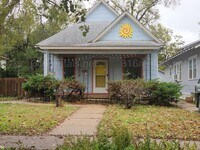 Building Photo - $1099 - 3 bed 1 bath - Single Family Home