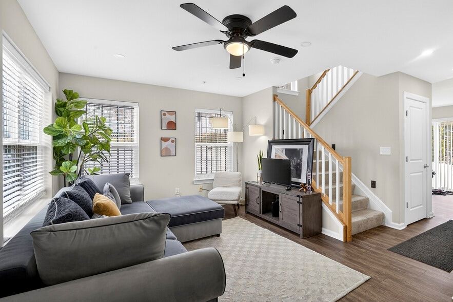 Building Photo - 4833 Gunther St