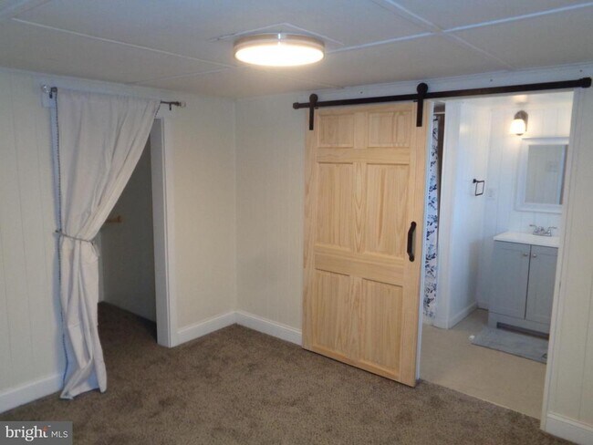 Building Photo - 2800 Linwood Ave