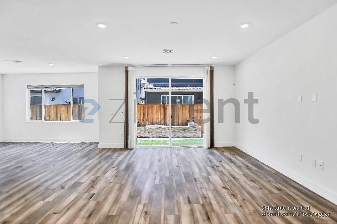 Building Photo - 435 N Geyserville Wy