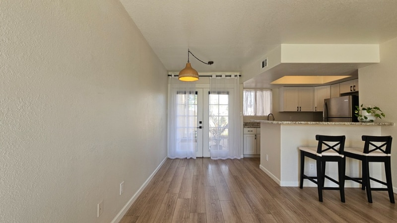 Building Photo - 1025 E Highland Ave