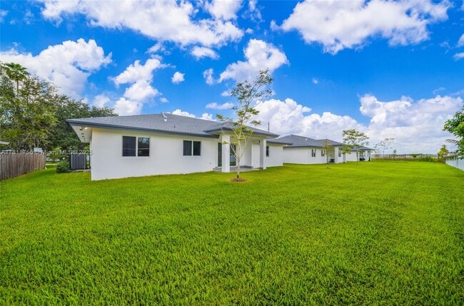 Building Photo - 15640 NW 39th Ct