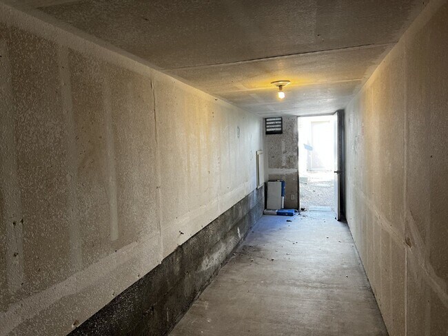 Building Photo - 3036 Avenida Christina