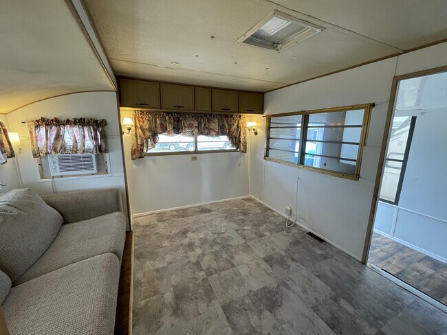 Building Photo - 30346 FL-78