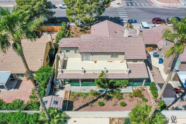 Building Photo - Spacious, Stylish, and Fully Furnished – Luxury 5-Bedroom Home in Henderson
