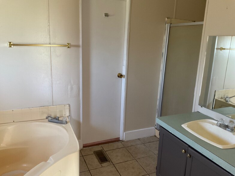 Building Photo - 343 Crescent Creek Ln