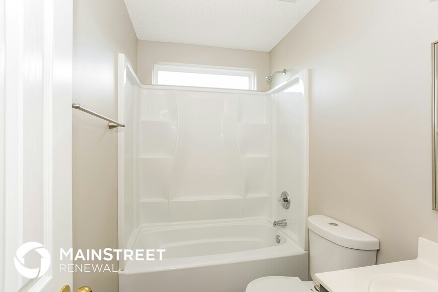 Building Photo - 8104 Weeping Fig Ln