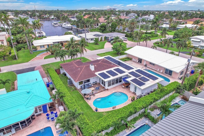 Building Photo - 2212 NE 32nd Ave