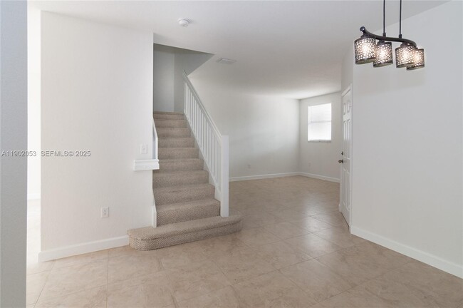 Building Photo - 1027 NE 207th St