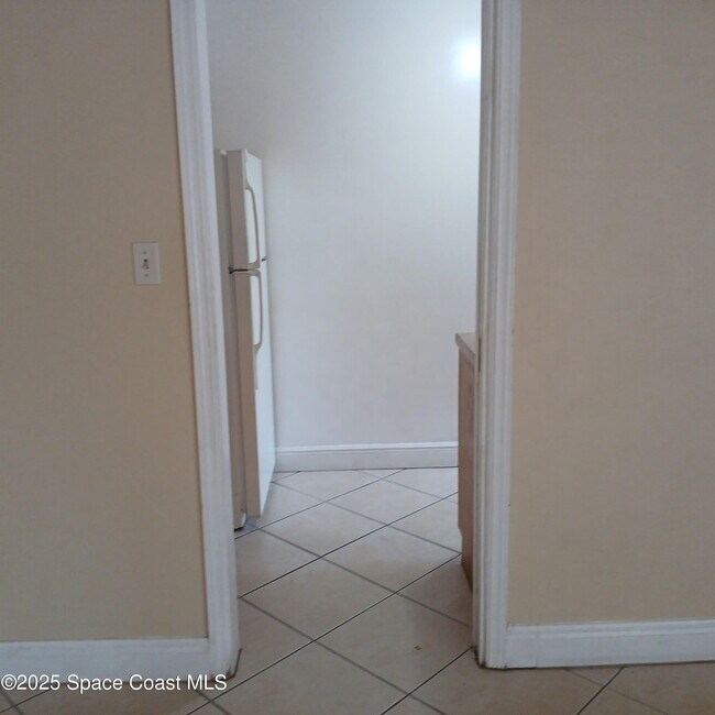 Building Photo - 250 N Banana River Dr