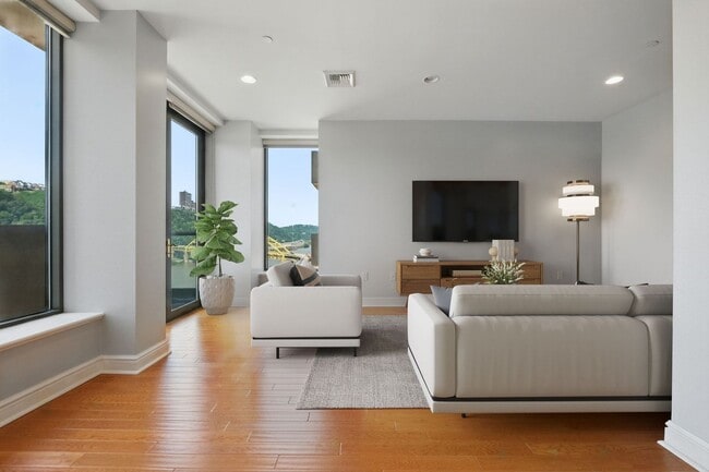 Building Photo - Welcome to Downtown Living with a view