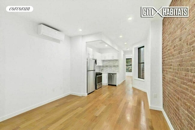 Building Photo - 420 E 138th St