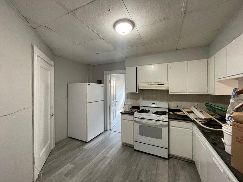 Building Photo - 11 Park