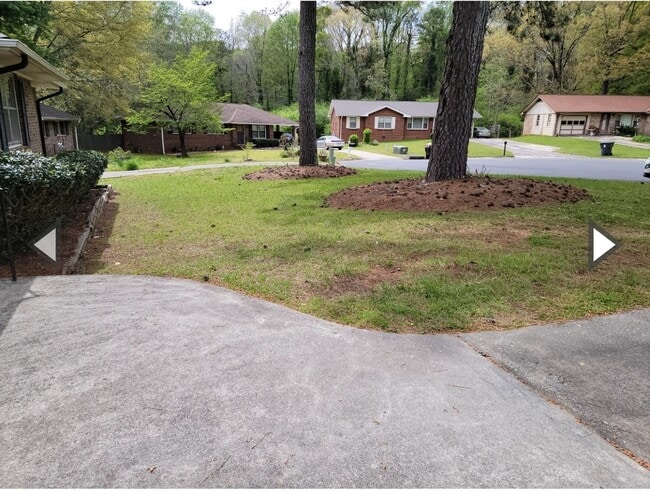 Building Photo - 2965 Bobolink Dr