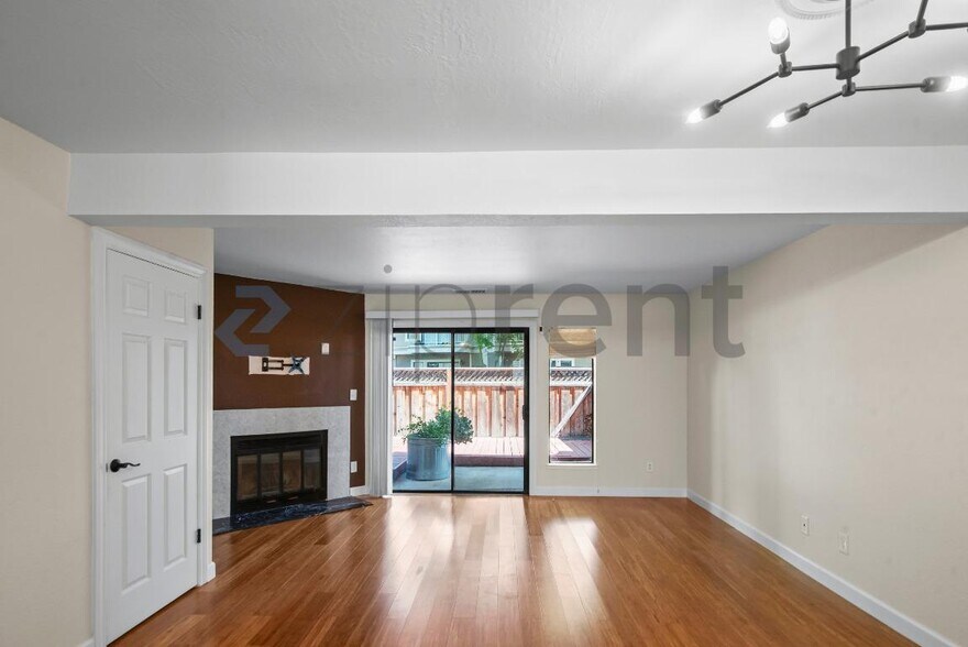 Building Photo - 1697 Pso Laguna Seco