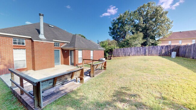 Building Photo - 860 Autumn Ridge Rd