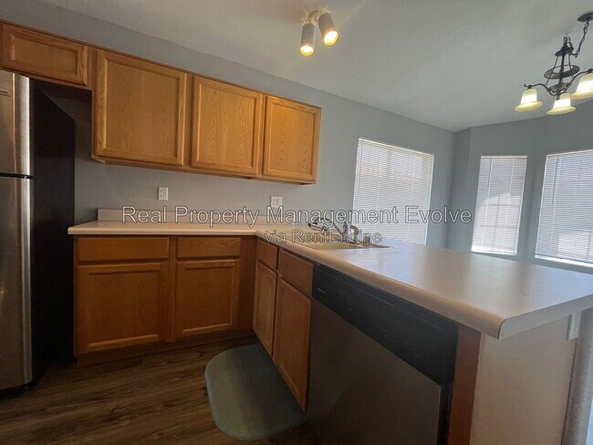 Building Photo - 6246 W Blackhawk Dr