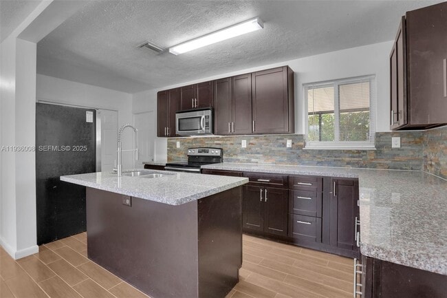 Building Photo - 510 N 69th Ave