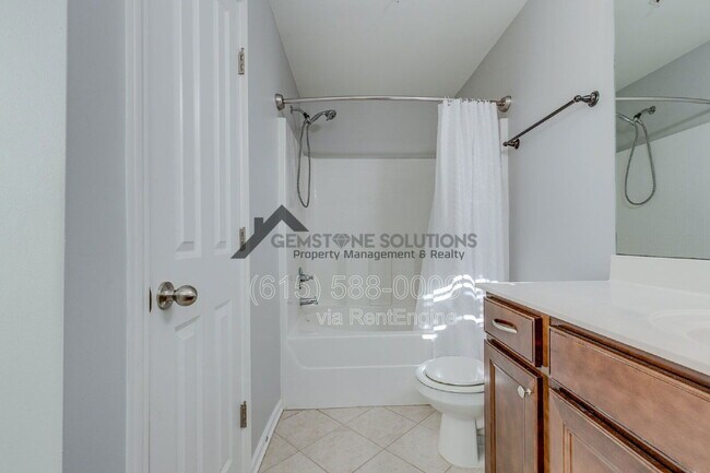 Building Photo - 304 Oldbury Ln