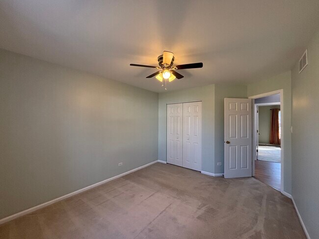 Building Photo - 1416 Finch Dr