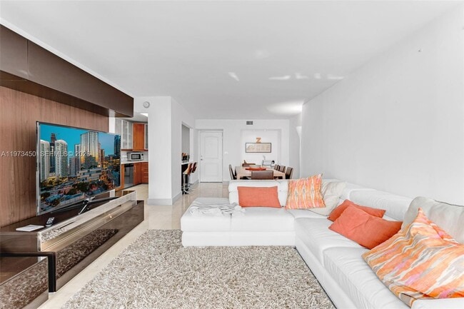 Building Photo - 100 Bayview Dr