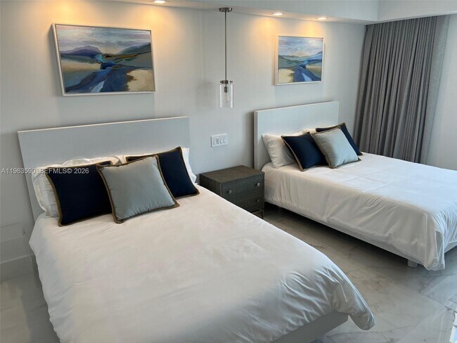 Building Photo - 100 Lincoln Rd