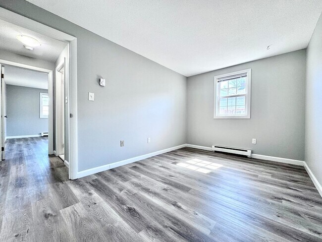 Building Photo - 2 Old Colony Ln