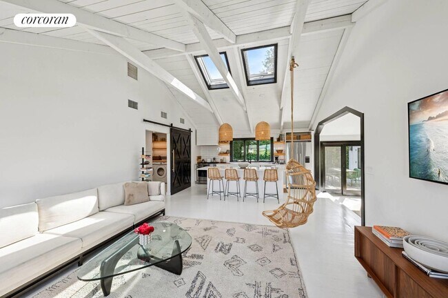 Building Photo - 28 Cliff Dr