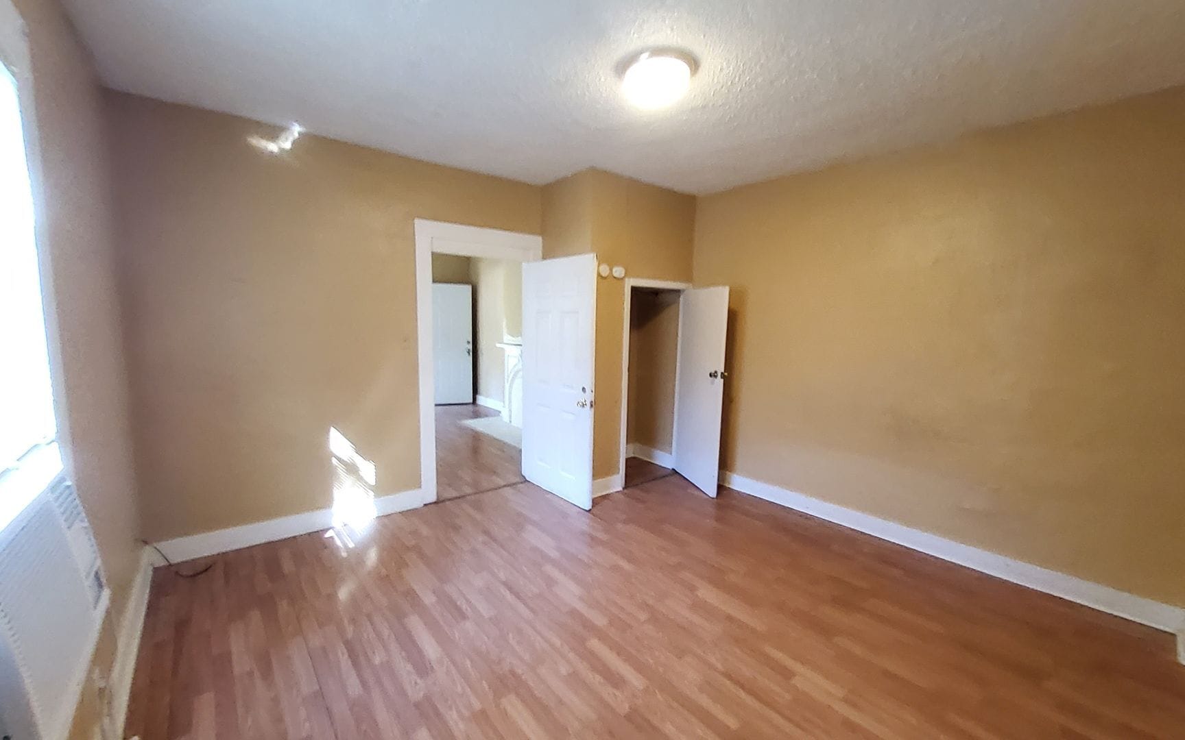 Building Photo - 2917 Yale Ave