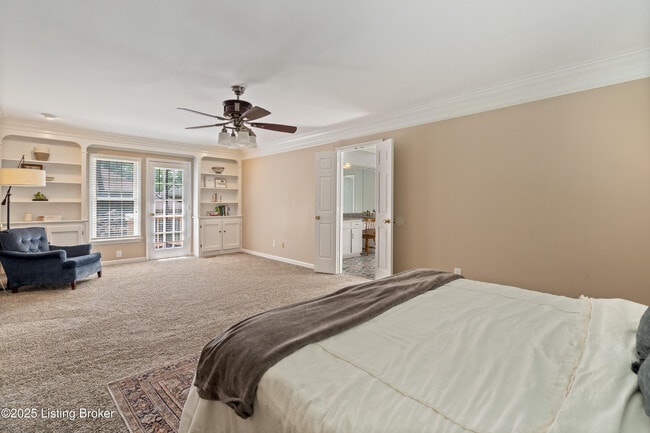 Building Photo - 305 Lake Forest Pkwy