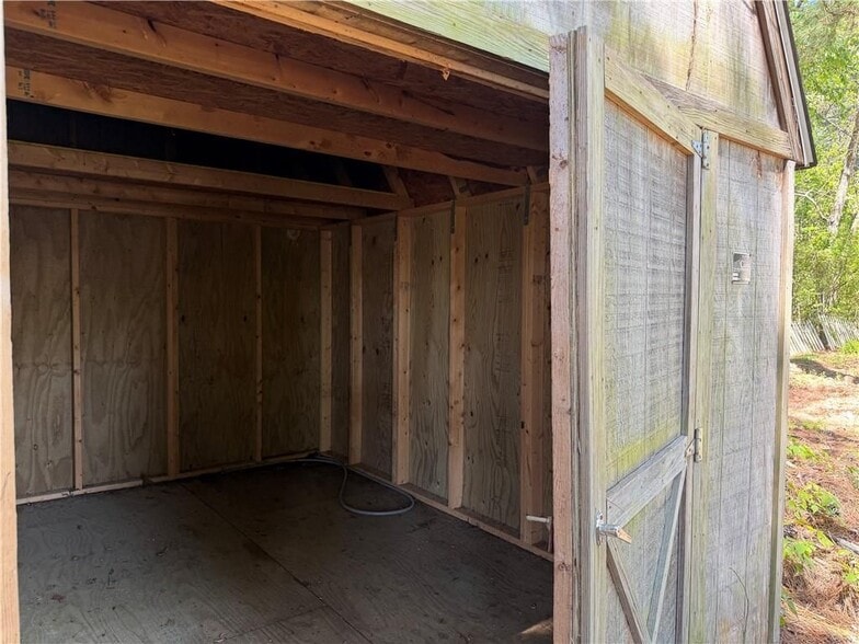 Building Photo - 934 Bay Ridge Dr