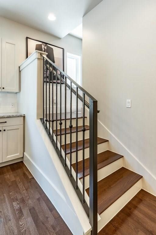 Building Photo - 206 E Live Oak St