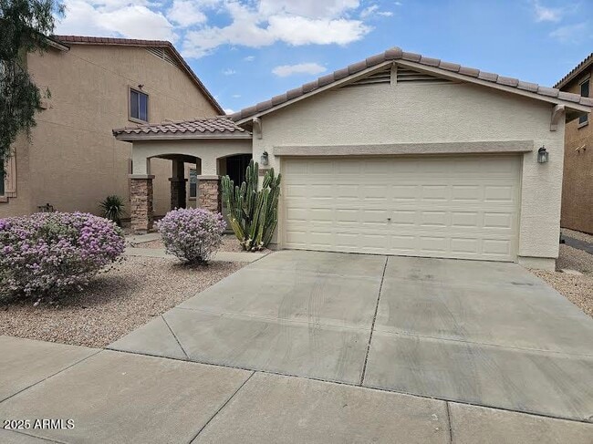 Primary Photo - 44220 Kramer Ln