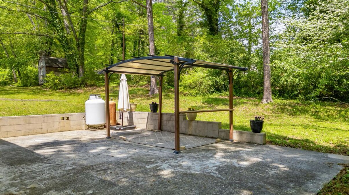 Building Photo - 2314 Green Forest Ln