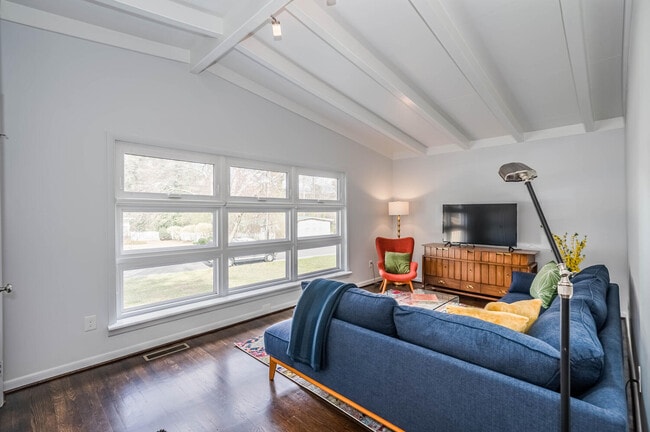 Building Photo - 1134 Baker Ln