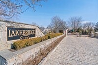 Building Photo - 78 Lakebridge Dr S