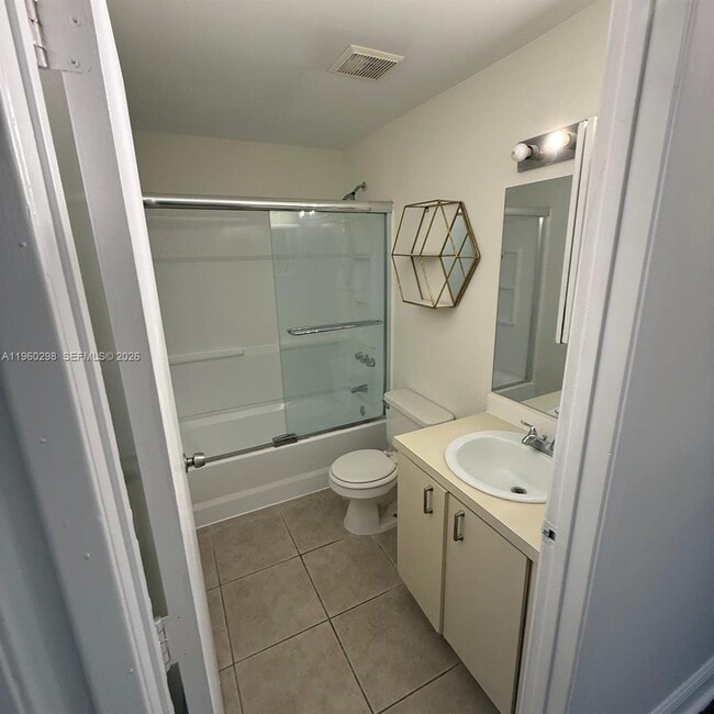 Building Photo - 8260 SW 149th Ct