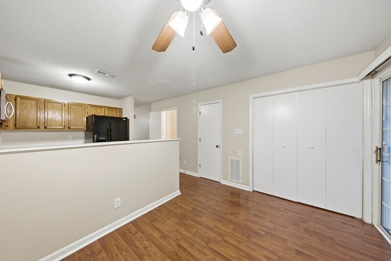 Building Photo - 10 Hartford Ct