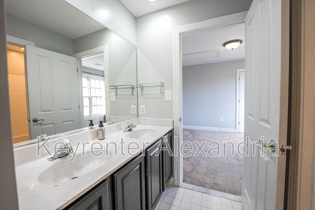 Building Photo - 13568 Heritage Farms Dr