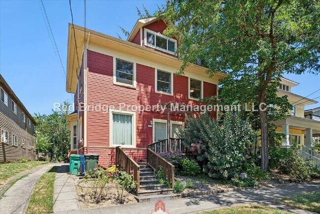 Primary Photo - 1325 SE Nehalem St