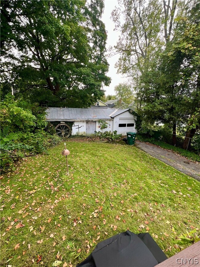 Building Photo - 140 E Oneida St